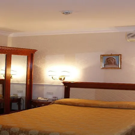 ジェニオ 4* ローマ