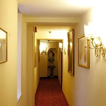 Genio Hotel 4*
