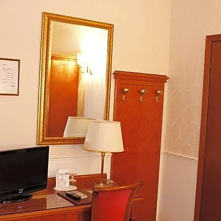 Genio Hotel 4*